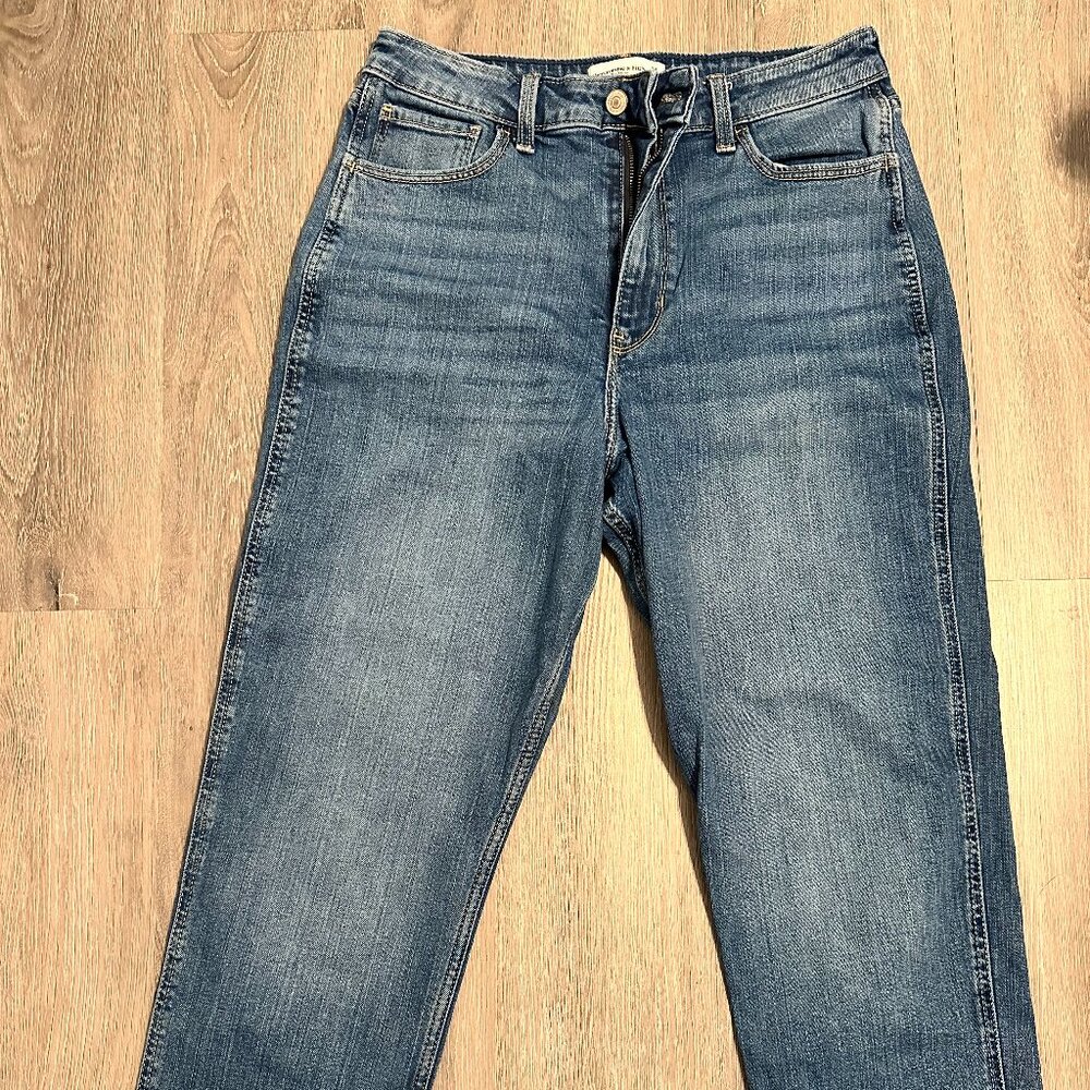 Abercrombie & Fitch Mom Jean High Rise
